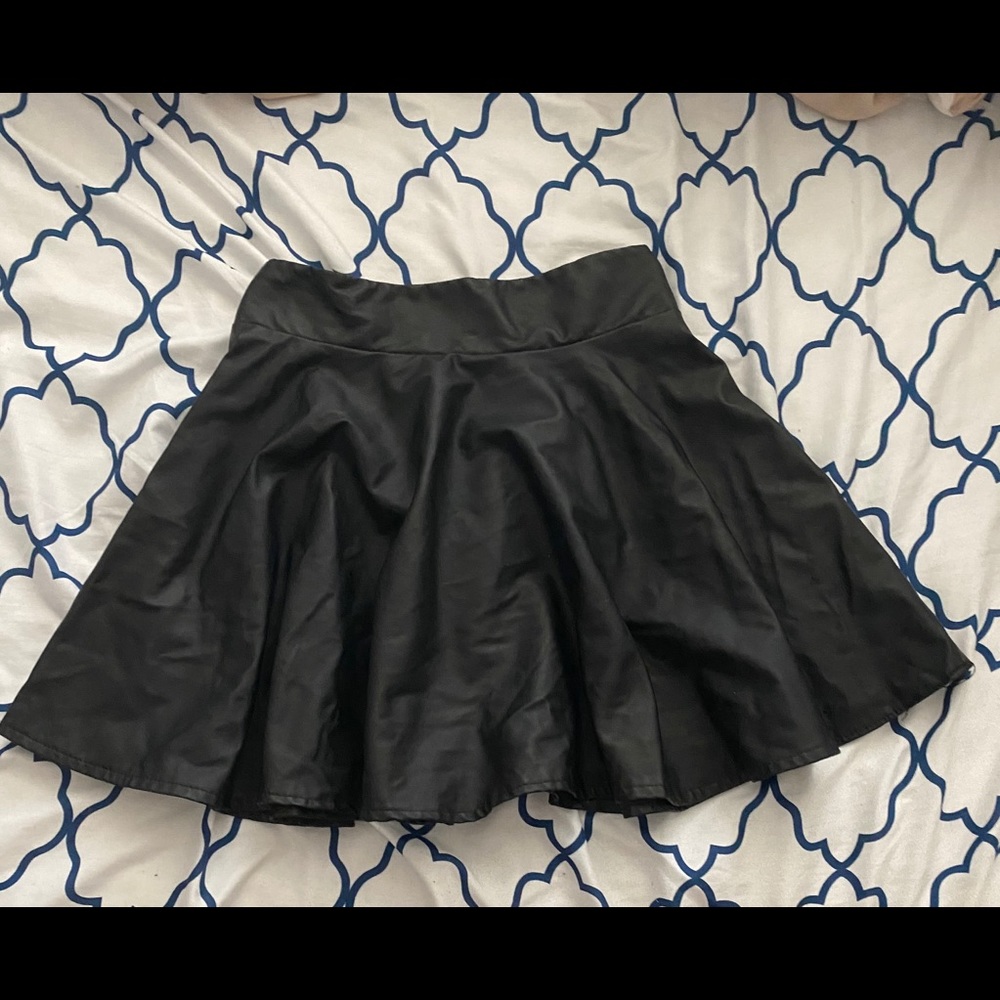 Faux Leather Circle ⭕️ skirt